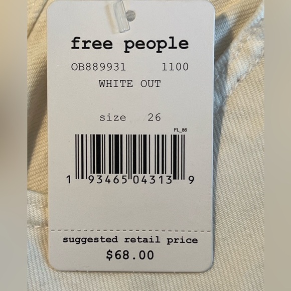 NWT FREE PEOPLE WHITE OUT DENIM CUTOFF SHORTS WHITE SZ 26 BUTTON FLY DISTRESSING - Picture 3 of 6
